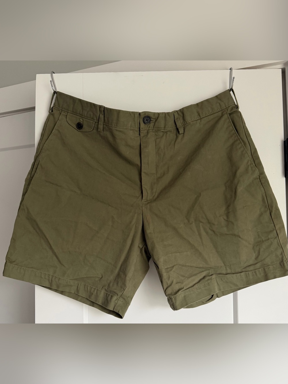 Banana Republic Factory Men's Olive Green Shorts 38 waist 7in inseam